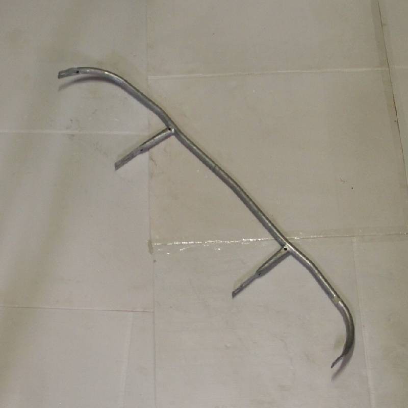 ARMATURE INFERIEURE DE CALANDRE MEHARI NOUVEAU MODELE GALVANISEE