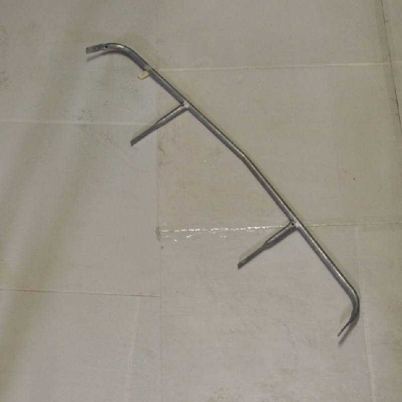 ARMATURE INFERIEURE DE CALANDRE MEHARI ANCIEN MODELE GALVANISEE